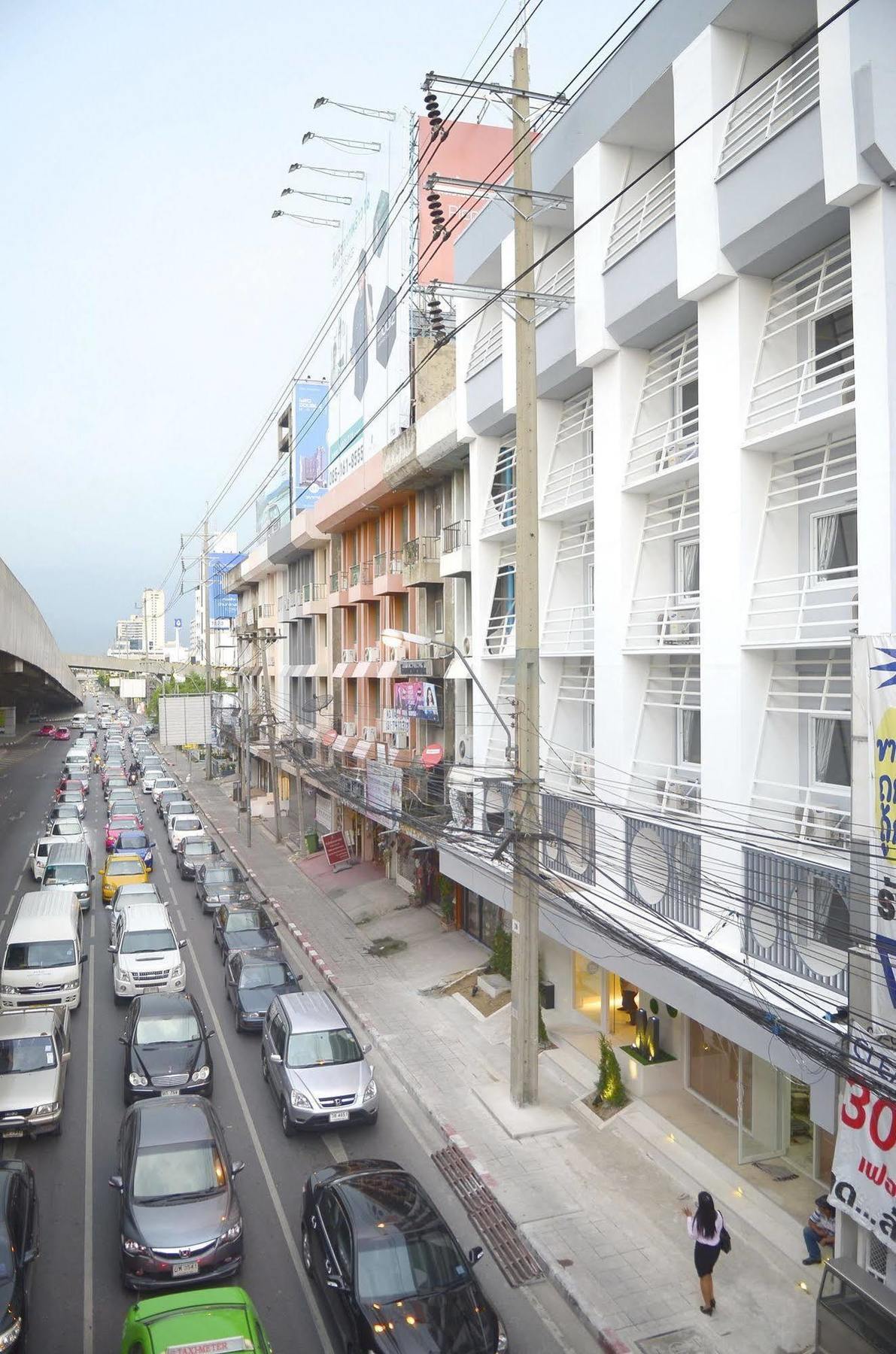 Mybed Ratchada Hotell Bangkok Eksteriør bilde